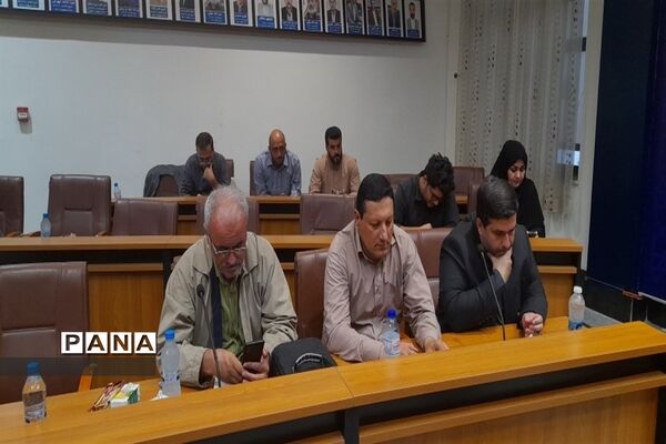 نشست خبرنگاران در فرمانداری شهرستان نور