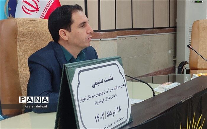 امیدآفرینی، حقطلبیه و آگاهی‌رسانی از وظایف یک دانش‌آموز پانایی است