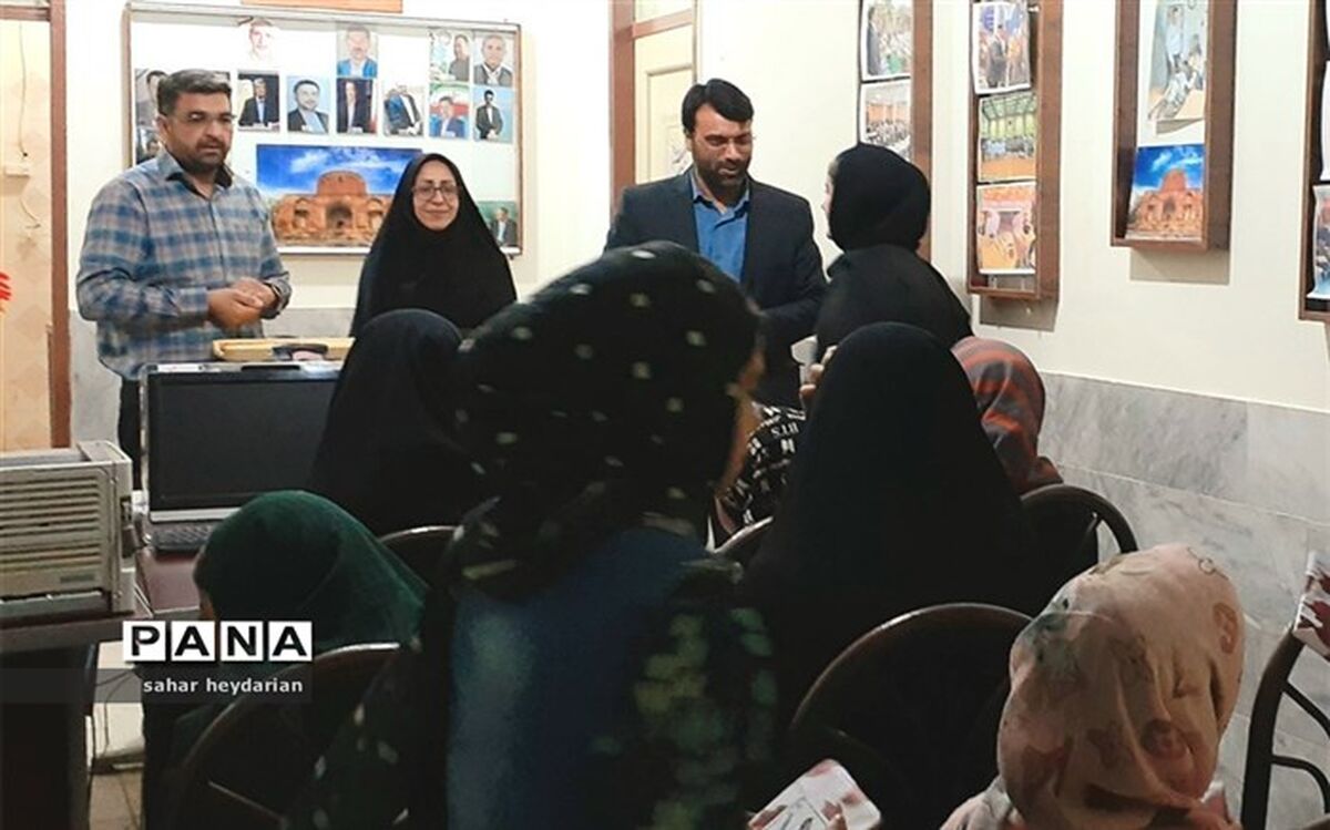 خبرنگاران به عنوان چشم بینای جامعه عمل می‌کنند