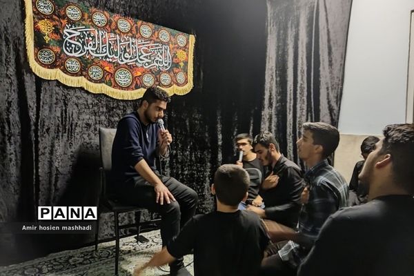 مراسم عزاداری محفل ریحانه‌الحسین بسیج دانش‌آموزی رودهن در دهه سوم محرم