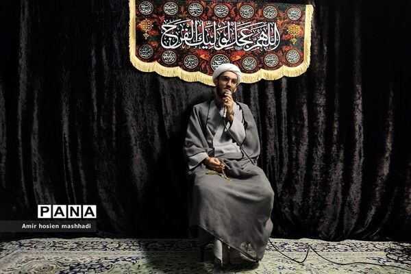 مراسم عزاداری محفل ریحانه‌الحسین بسیج دانش‌آموزی رودهن در دهه سوم محرم