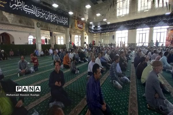 نماز جمعه کاشمر در امامزاده سیدحمزه(ع)