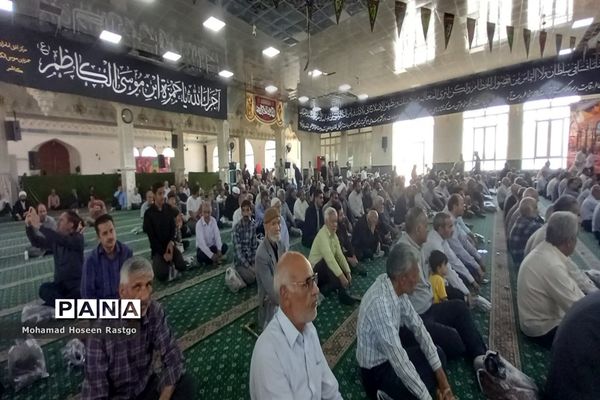 نماز جمعه کاشمر در امامزاده سیدحمزه(ع)
