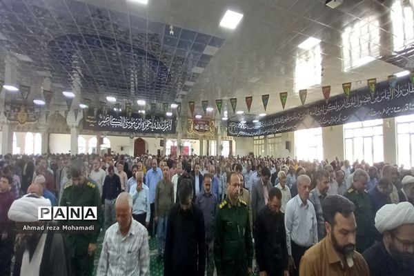 نماز جمعه کاشمر در امامزاده سیدحمزه(ع)