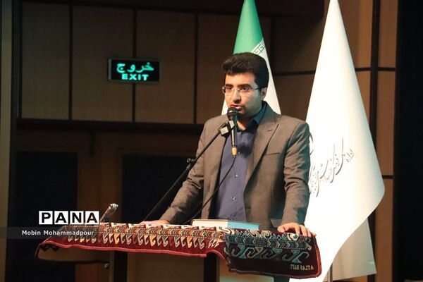 نشست خبری معاون امور مطبوعاتی و اطلاع رسانی وزارت فرهنگ و ارشاد اسلامی با خبرنگاران تبریزی