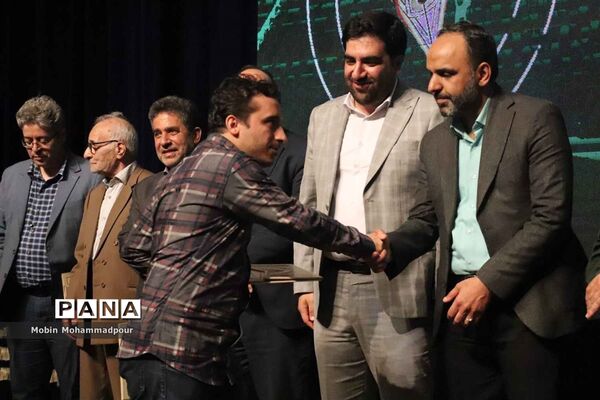 نشست خبری معاون امور مطبوعاتی و اطلاع رسانی وزارت فرهنگ و ارشاد اسلامی با خبرنگاران تبریزی