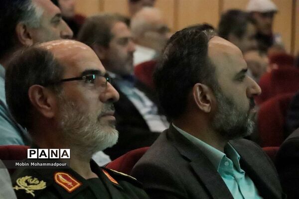 نشست خبری معاون امور مطبوعاتی و اطلاع رسانی وزارت فرهنگ و ارشاد اسلامی با خبرنگاران تبریزی