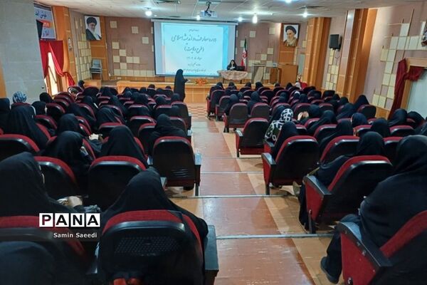 دوره آموزش معارف و اندیشه اسلامی بسیجیان در فرهنگسرای طاووسیه شیراز