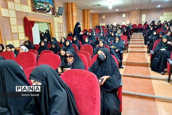 دوره آموزش معارف و اندیشه اسلامی بسیجیان در فرهنگسرای طاووسیه شیراز