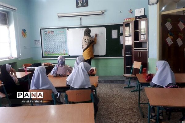 برگزاری کلاس‌های آموزشی تابستانه در مدرسه ریحانه‌النبی شهرستان‌قرچک