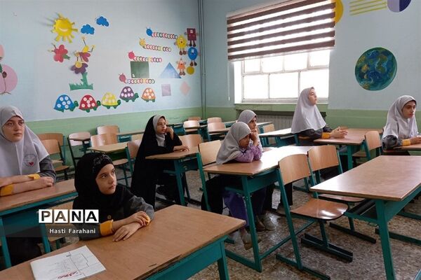 برگزاری کلاس‌های آموزشی تابستانه در مدرسه ریحانه‌النبی شهرستان‌قرچک