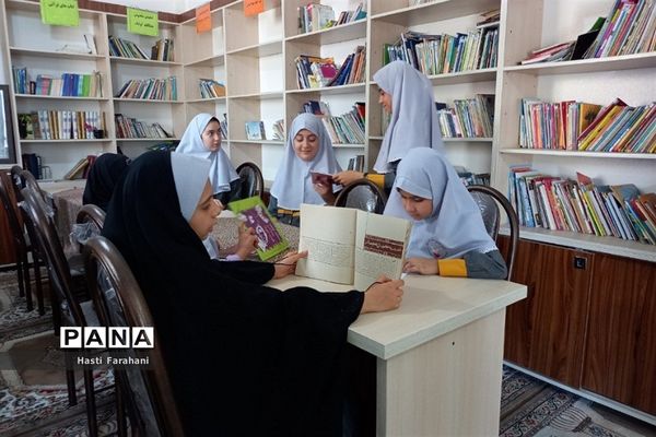 برگزاری کلاس‌های آموزشی تابستانه در مدرسه ریحانه‌النبی شهرستان‌قرچک