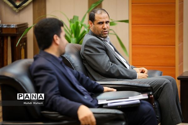 بازدید دبیر شورای اطلاع‌رسانی دولت از فرآیند ارزیابی تکمیلی پذیرفته‌شدگان آزمون استخدامی آموزگاری