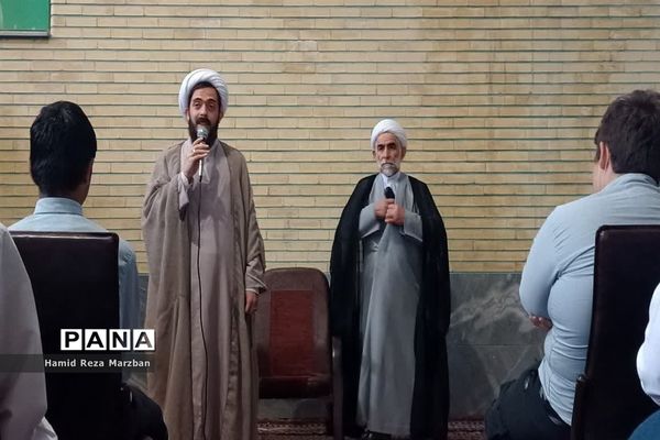 حضوردانش‌آموزان واحدهای آموزشی اسلامشهردرحوزه علمیه امام صادق (ع)