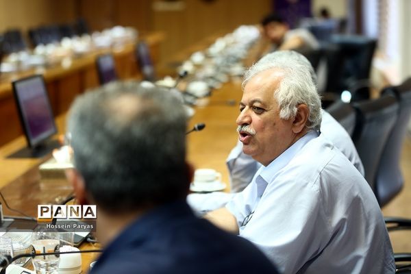 دیدار وزیر آموزش و پرورش با کمیته اجرایی المپیاد فیزیک 2024