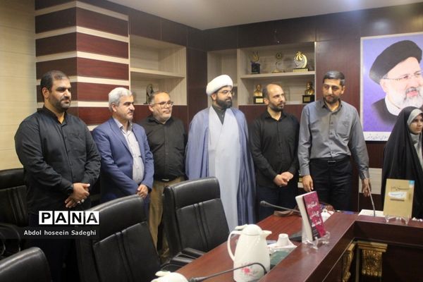 آیین رونمایی از پوستر مسابقه بزرگ کتابخوانی «ستاره‌ها چیدنی نیستند» و «بی پرده با حجاب» در بوشهر