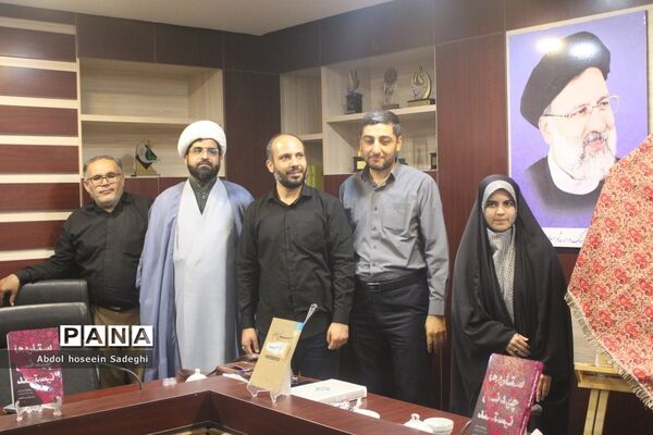 آیین رونمایی از پوستر مسابقه بزرگ کتابخوانی «ستاره‌ها چیدنی نیستند» و «بی پرده با حجاب» در بوشهر