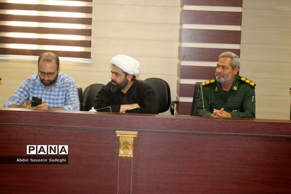 آیین رونمایی از پوستر مسابقه بزرگ کتابخوانی «ستاره‌ها چیدنی نیستند» و «بی پرده با حجاب» در بوشهر