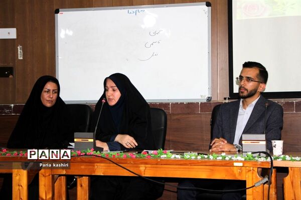 برگزاری جلسه توجیهی با حضور دانشجویان فارغ التحصیل دانشجو فرهنگیان