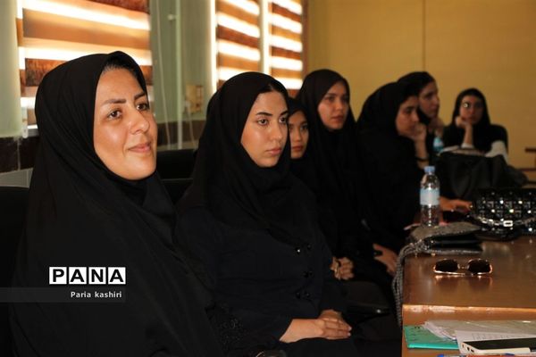 برگزاری جلسه توجیهی با حضور دانشجویان فارغ التحصیل دانشجو فرهنگیان