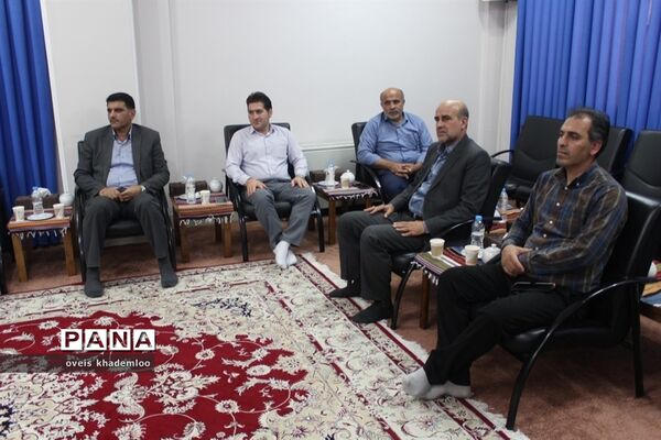 دیدار مدیر، معاونان و کارشناسان آموزش و پرورش گلوگاه با نماینده ولی فقیه در مازندران