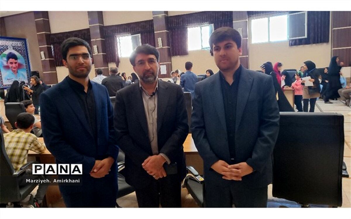 دانش‌آموزان باید با  چالش‌های کسب درآمد آشنا شوند