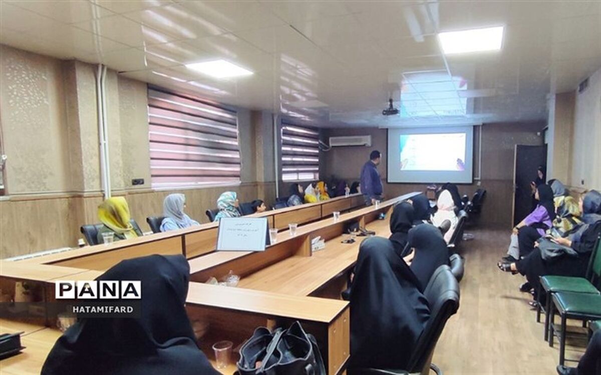 همایش انتخاب  سرنوشت‌ساز کنکور سراسری و آزاد در منطقه چهاردانگه /فیلم