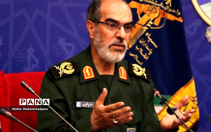 رسانه‌ها و خبرنگاران موفق‌ترین قشر در جبهه مقابله با کشور‌های بیگانه هستند