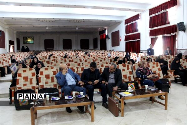 نشست توانمند‌سازی رابطان خبرگزاری پانای مدارس ناحیه یک یزد