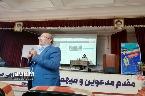 برگزاری همایش توانمندسازی رابطان خبرگزاری پانای مدارس ناحیه یک یزد