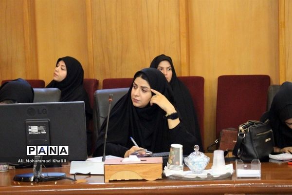 برگزاری نشست تخصصی مشاوران مردمی‌سازی، فرهنگیان جوان استان فارس