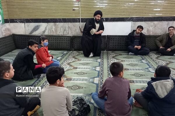 برگزاری جلسه هفتگی معرفتی و اخلاقی امام‌جمعه رودهن با نوجوانان