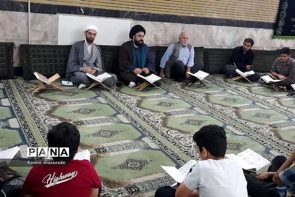 برگزاری جلسه هفتگی معرفتی و اخلاقی امام‌جمعه رودهن با نوجوانان