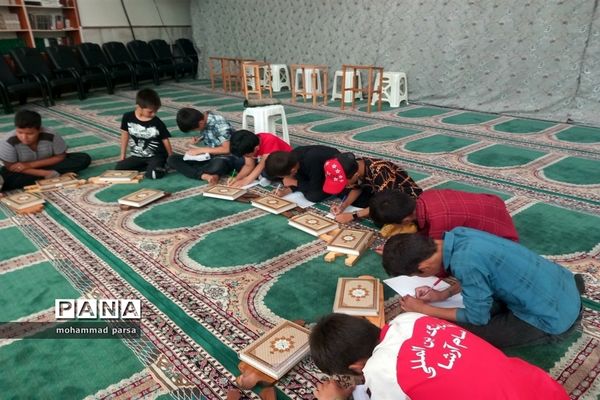 آموزش قرآن برای نوجوانان در مسجد صاحب الزمان (ع) محمدآباد عرب‌ها