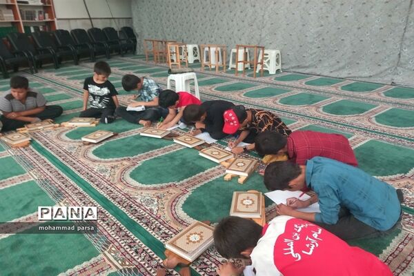 آموزش قرآن برای نوجوانان در مسجد صاحب الزمان (ع) محمدآباد عرب‌ها