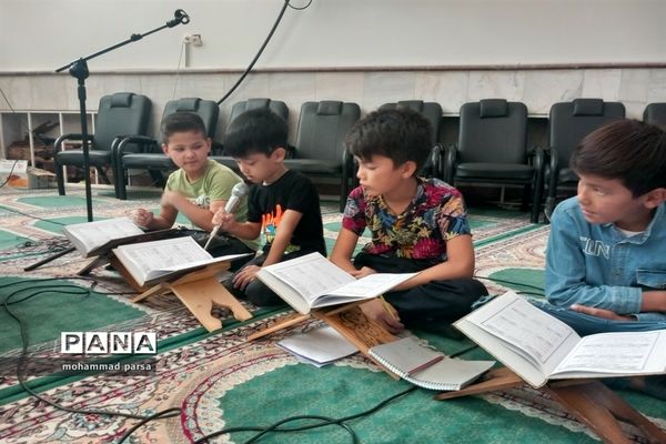 آموزش قرآن برای نوجوانان در مسجد صاحب الزمان (ع) محمدآباد عرب‌ها