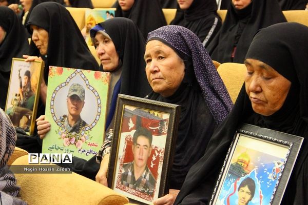 مراسم تجلیل ازخانواده‌های معظّم شهدا و جانبازان مدافع حرم در اسلامشهر