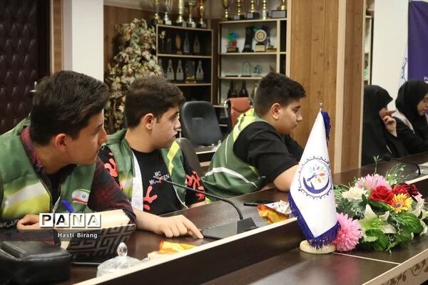 آیین تجلیل از دانش‌آموز خبرنگاران پانا ناحیه یک بهارستان