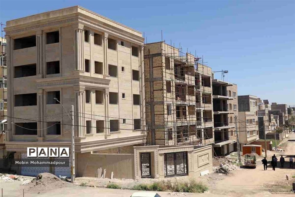 بازدید از پروژه‌ نهضت ملی مسکن شهرستان میانه