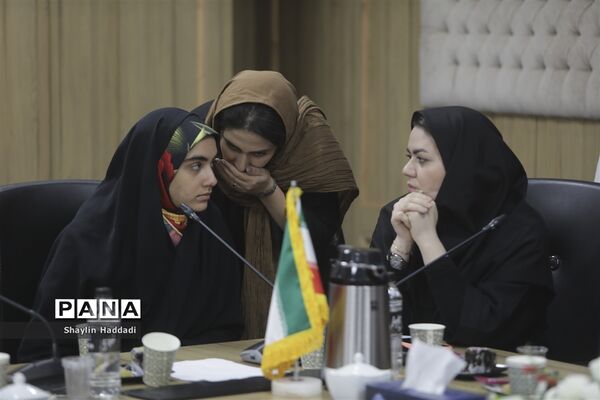 نشست خبری سرزمین هنری رسانه‌ای سورنا