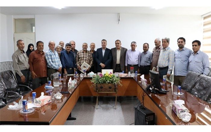 مراسم تجلیل از فرهنگیان آزاده در شهرستان ساوه