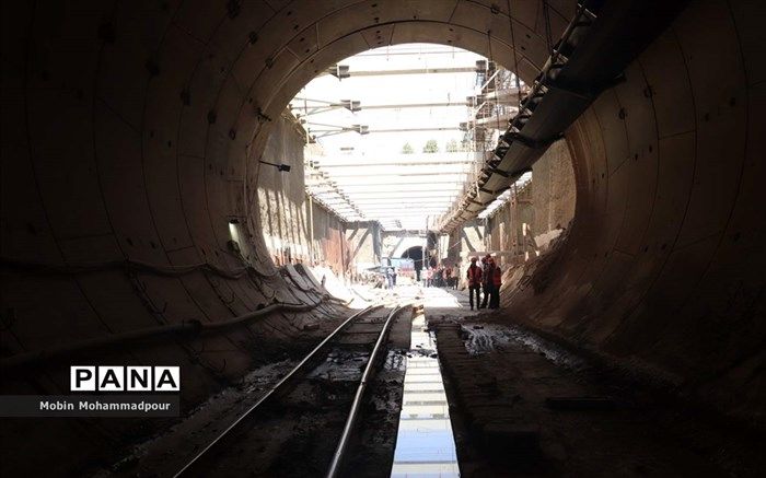 دلیل وجود کارگاه‌های عمرانی در کنار ایستگاه‌های فعال مترو چیست؟
