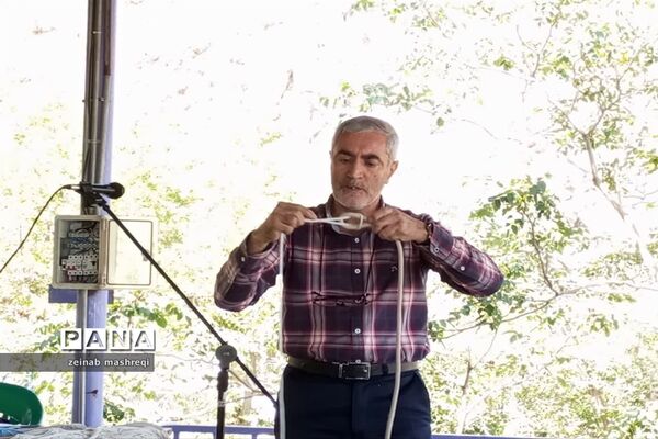 کلاس‌های توان افزایی مربیان پیشتاز سازمان دانش‌آموزی در اردوی قطب شمال استان اصفهان