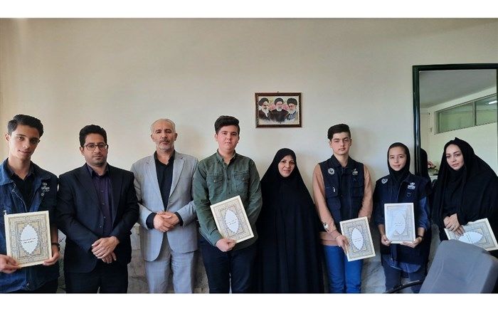 پانا پل ارتباطی دانش‌آموز و جامعه است