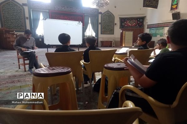 برگزاری کلاس قرآن در پایگاه بسیج شهید فلاح