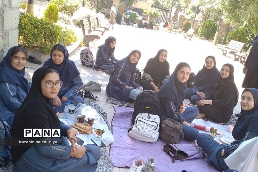 حضور پرشور دانش‌آموزان در اردوی مثبت هشتادیا در کانون شهید حاج قاسم  سلیمانی رودهن