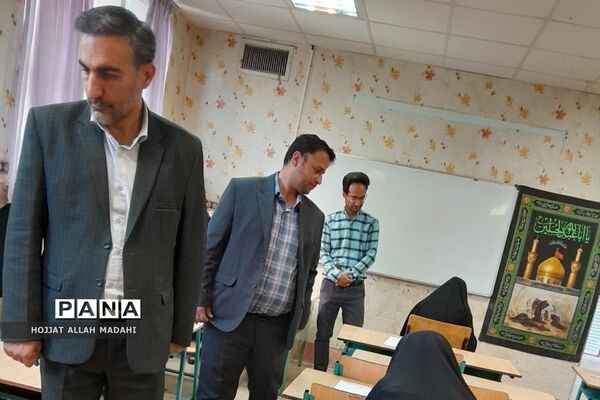 بازدید رئیس اداره ارزیابی عملکرد و پاسخگویی به شکایت اداره‌کل آموزش و پرورش شهرستان‌های استان‌تهران از آزمون انتصاب مدیران فشافویه