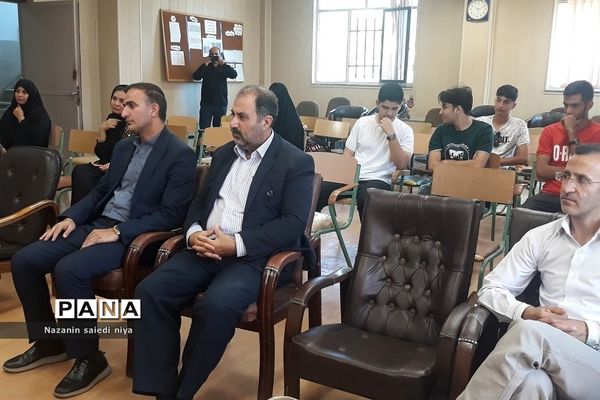 کارگاه آموزشی جهاد تبیین و آموزش خانواده در دبیرستان پسرانه سما رودهن