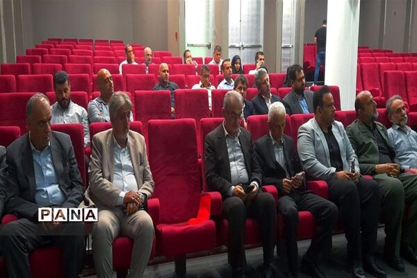 تجلیل از خبرنگاران در نور