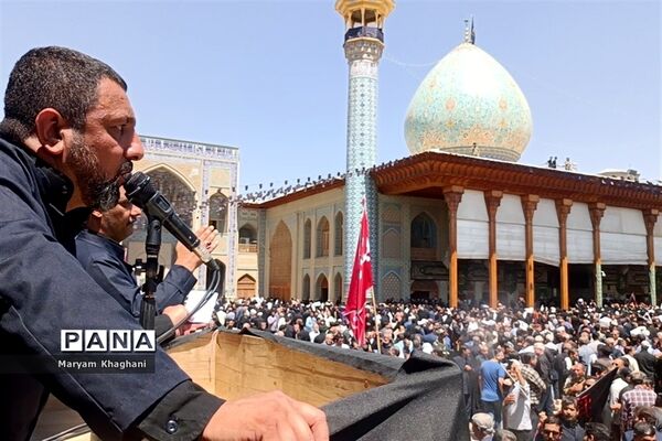 وداع با ۲  شهید حادثه تروریستی با حضور پر شور مردم شیراز